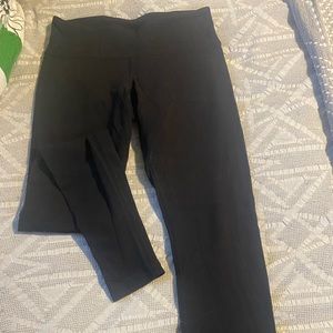 Full length black Wunder Under Lululemon leggings, size 6